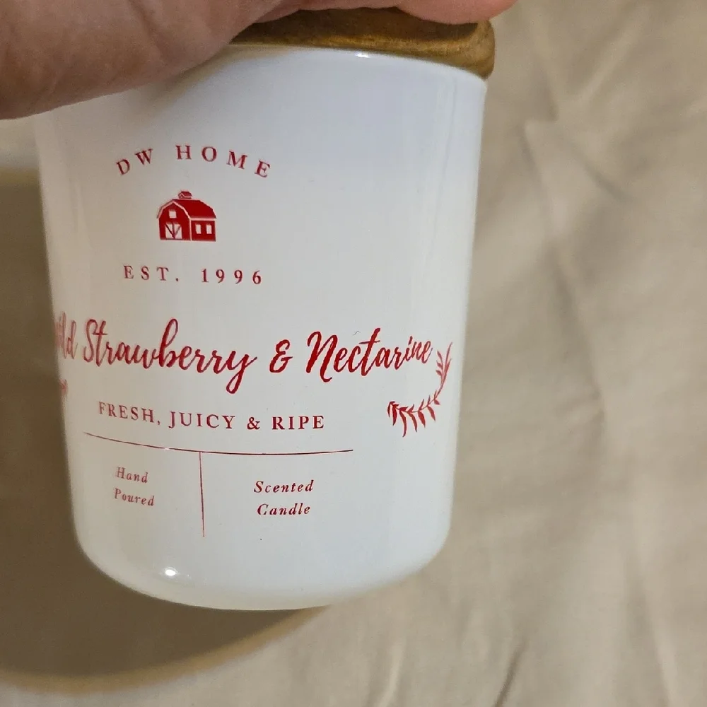DW Home 8.7oz Wild Strawberry & Nectarine Candle with Wooden Lid - Picture 5 of 6